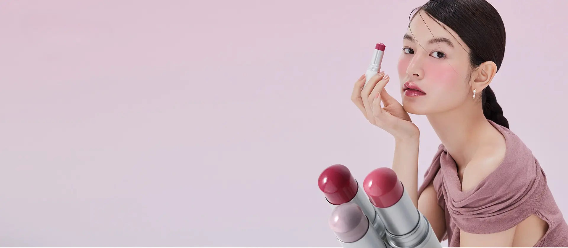 <p>True Dimension <br/>Radiance Balm </p>